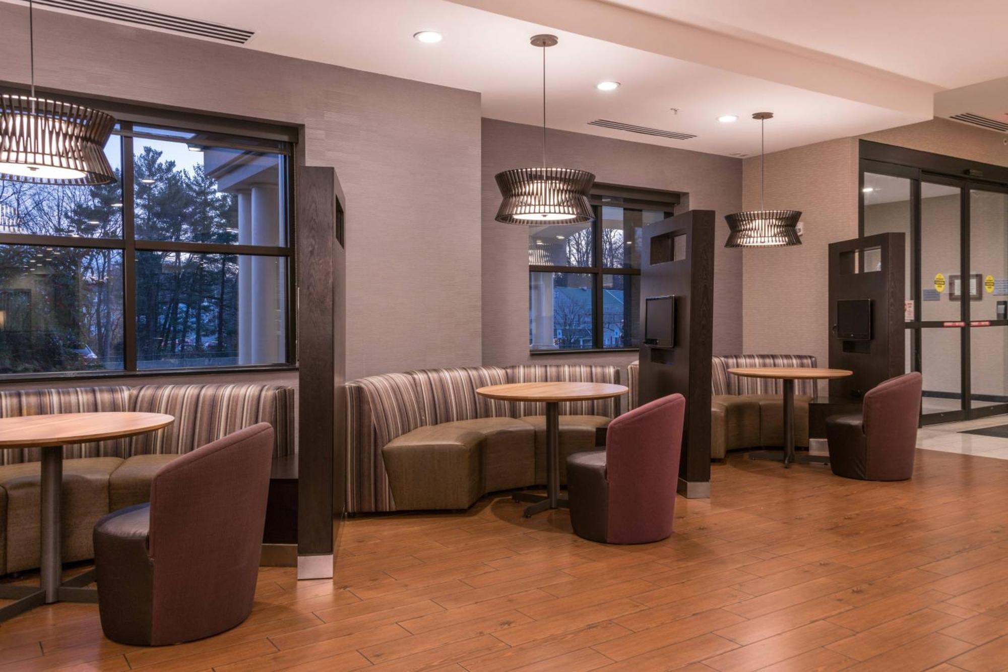 Courtyard By Marriott Newark-University Of Delaware Экстерьер фото