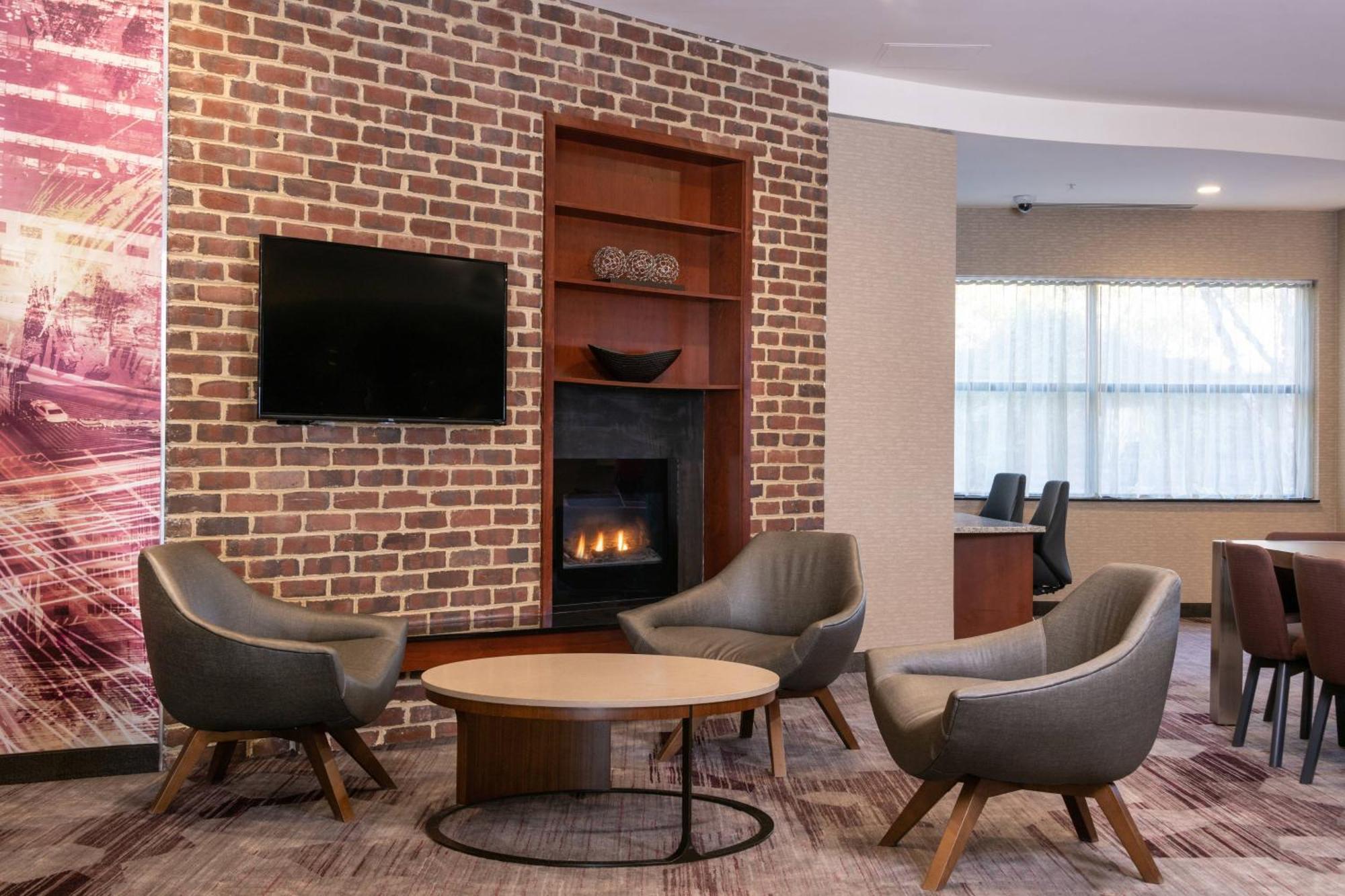 Courtyard By Marriott Newark-University Of Delaware Экстерьер фото