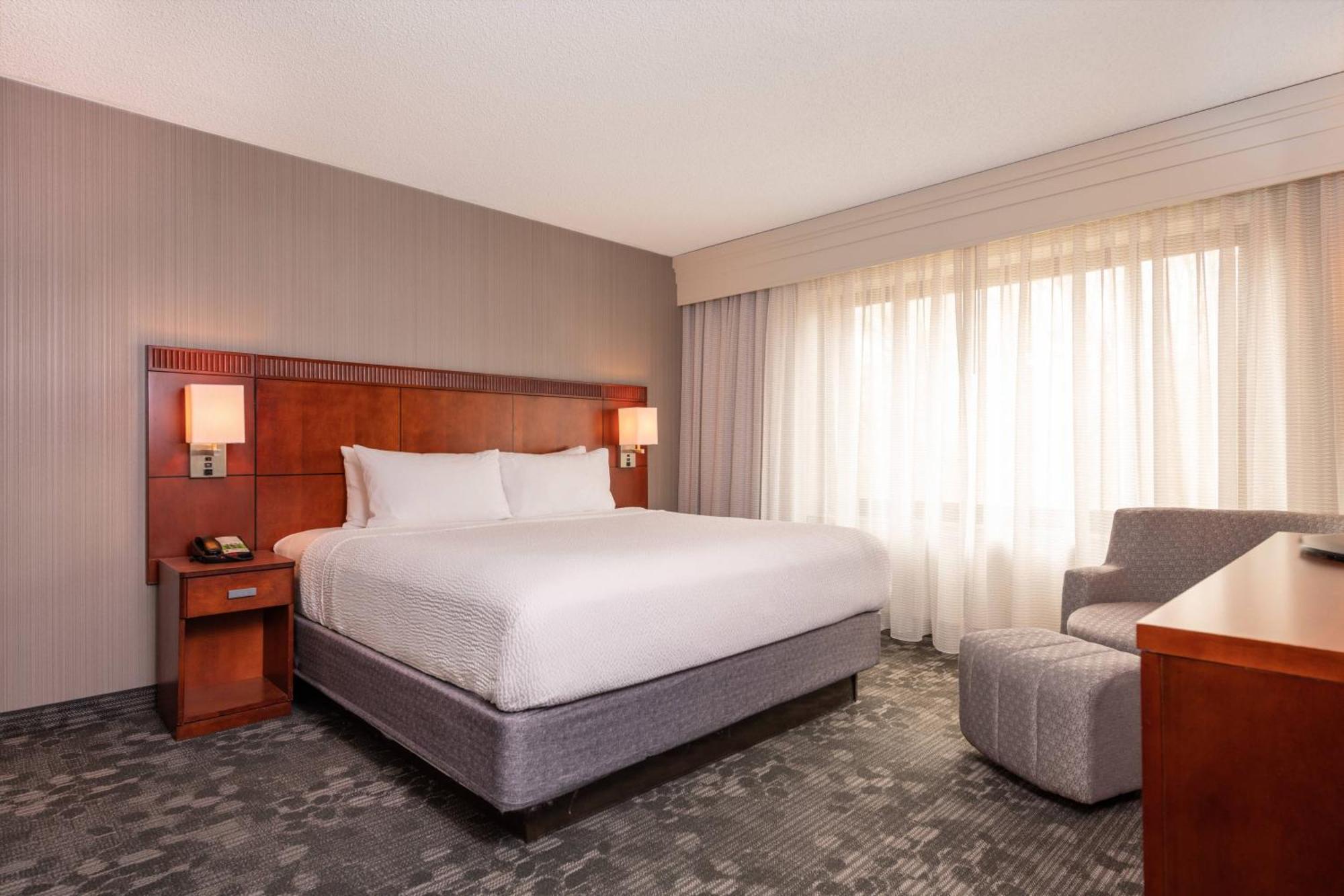 Courtyard By Marriott Newark-University Of Delaware Экстерьер фото