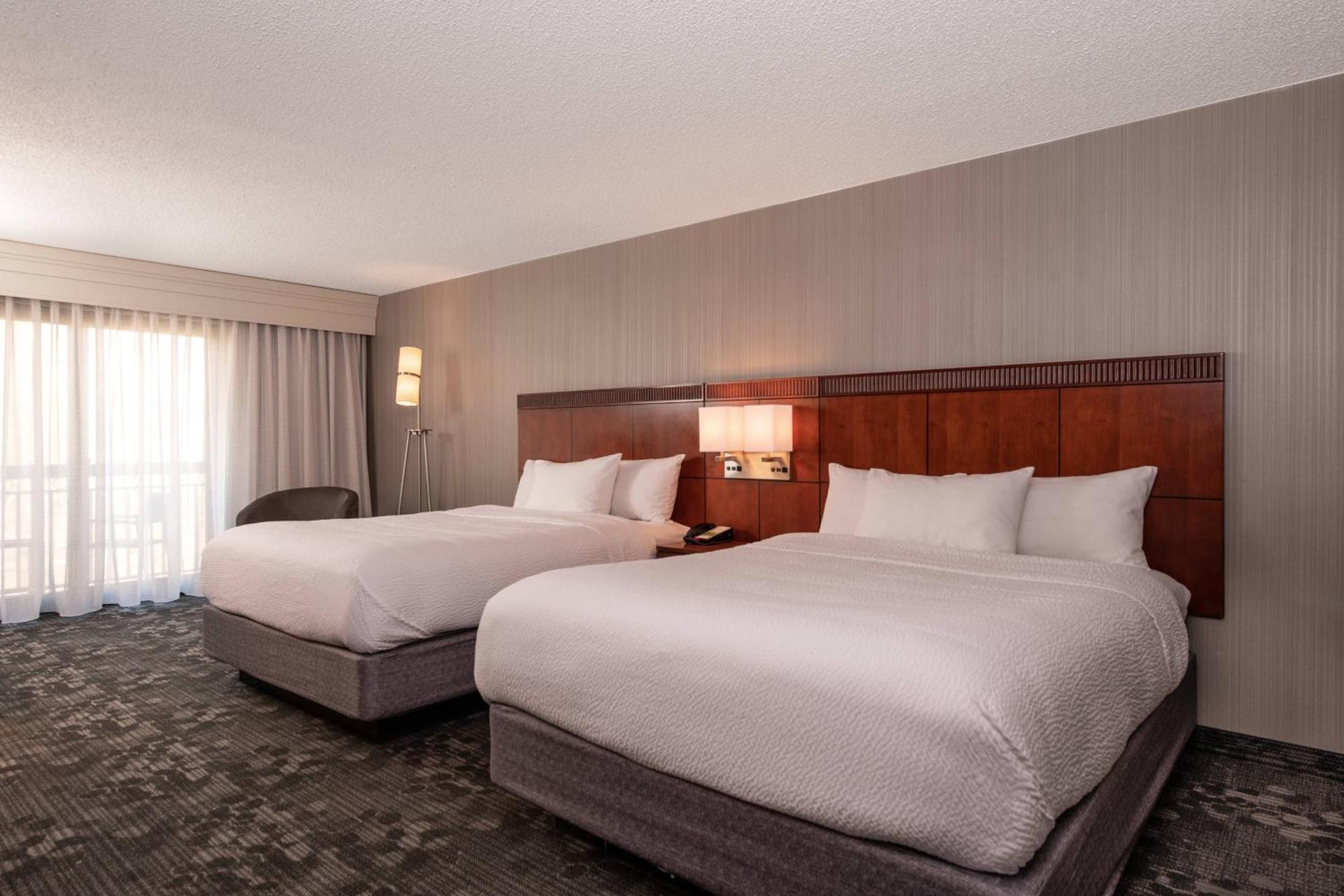 Courtyard By Marriott Newark-University Of Delaware Экстерьер фото