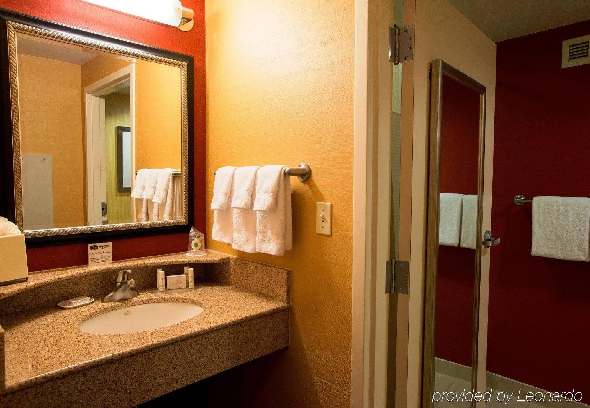 Courtyard By Marriott Newark-University Of Delaware Экстерьер фото