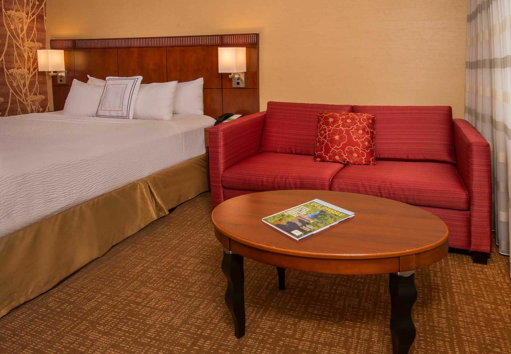 Courtyard By Marriott Newark-University Of Delaware Экстерьер фото